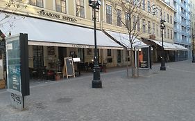 Linden Apartment